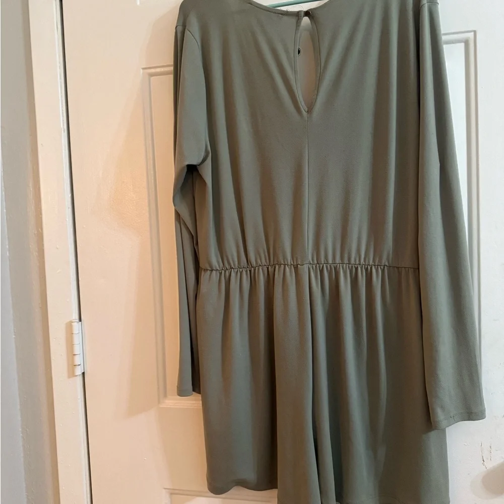Forever 21 Plus Green Long Sleeve Romper - Picture 10 of 10
